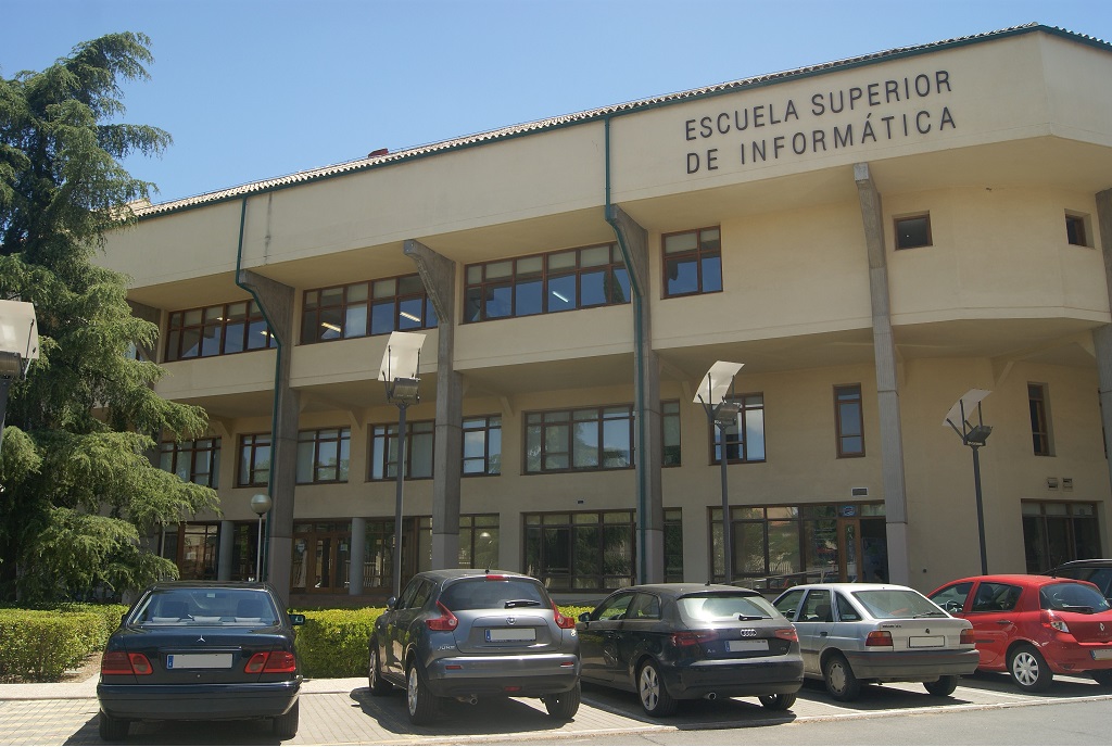 Edificio Escuela Superior de Informática en Ciudad Real